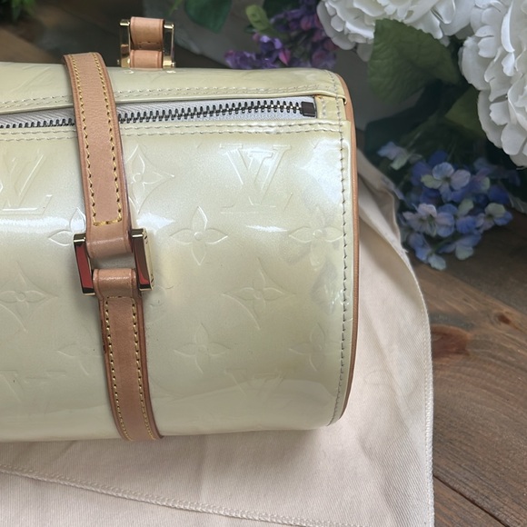 Louis Vuitton Perle (crème ) monogram vernis handbag - Picture 11 of 17